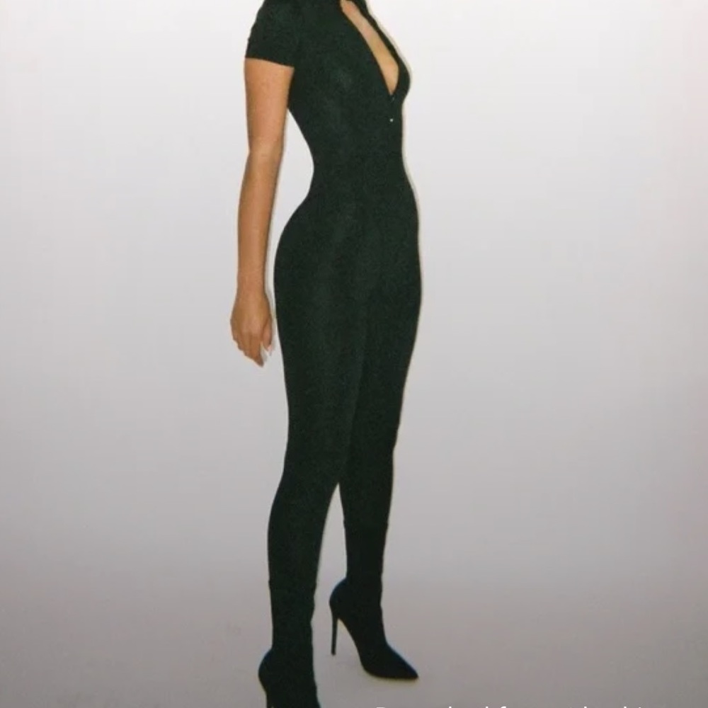 OG Matte Brand Stretchu Bodysuit